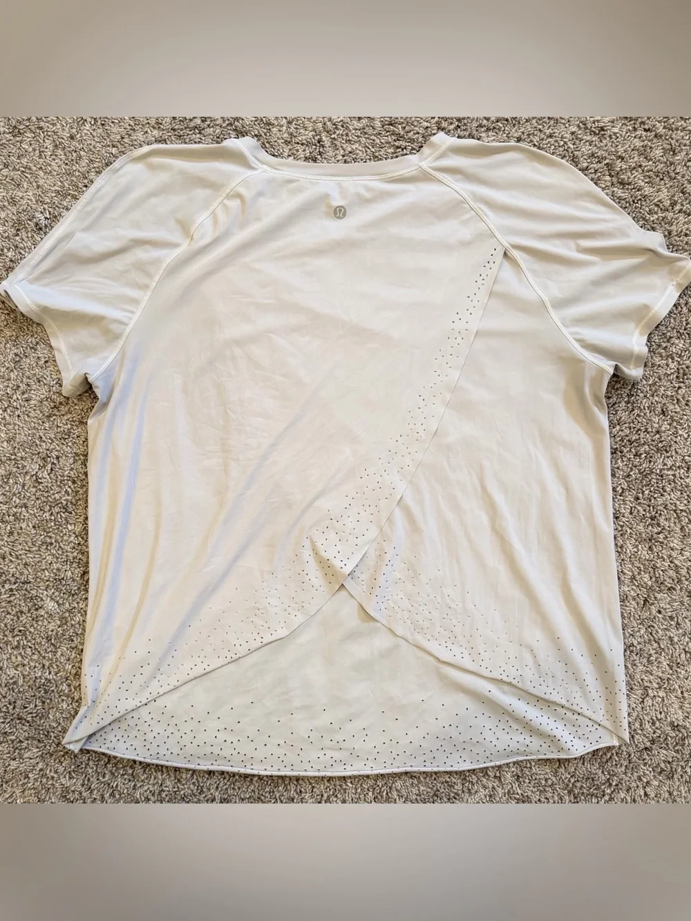 Lululemon Quick Pace Short Sleeve Tee White Size 12 Laser Cut Ventilated Running